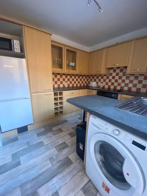 Modern Two Bed House Close To City Centre Белфаст Экстерьер фото