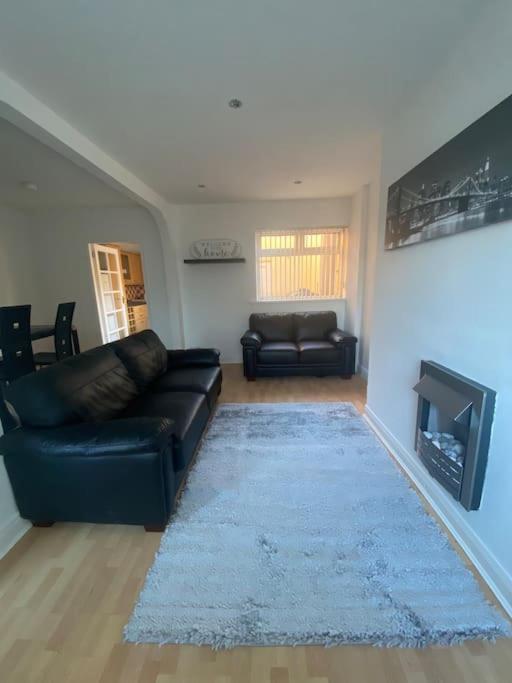 Modern Two Bed House Close To City Centre Белфаст Экстерьер фото